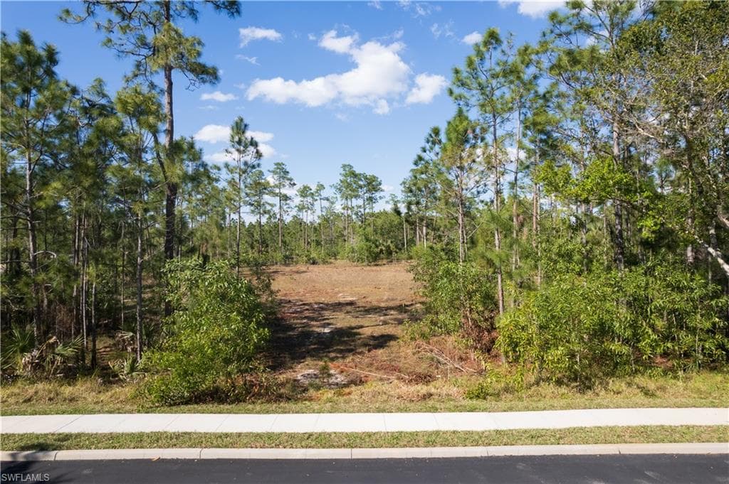 4501 Club Estates Dr, Naples, FL 34112-16