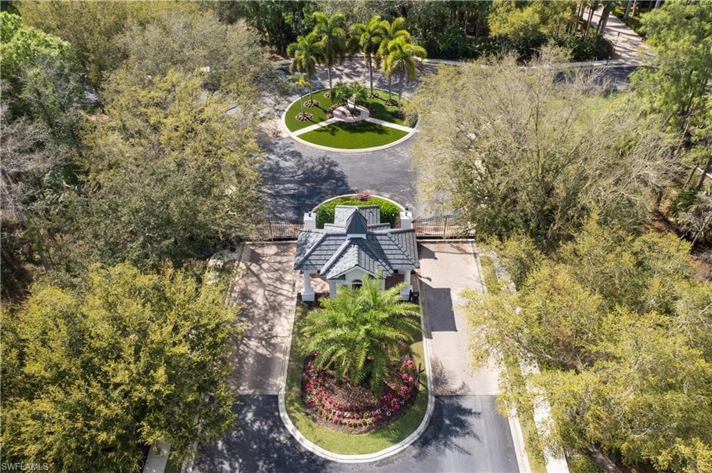 4501 Club Estates Dr, Naples, FL 34112-2
