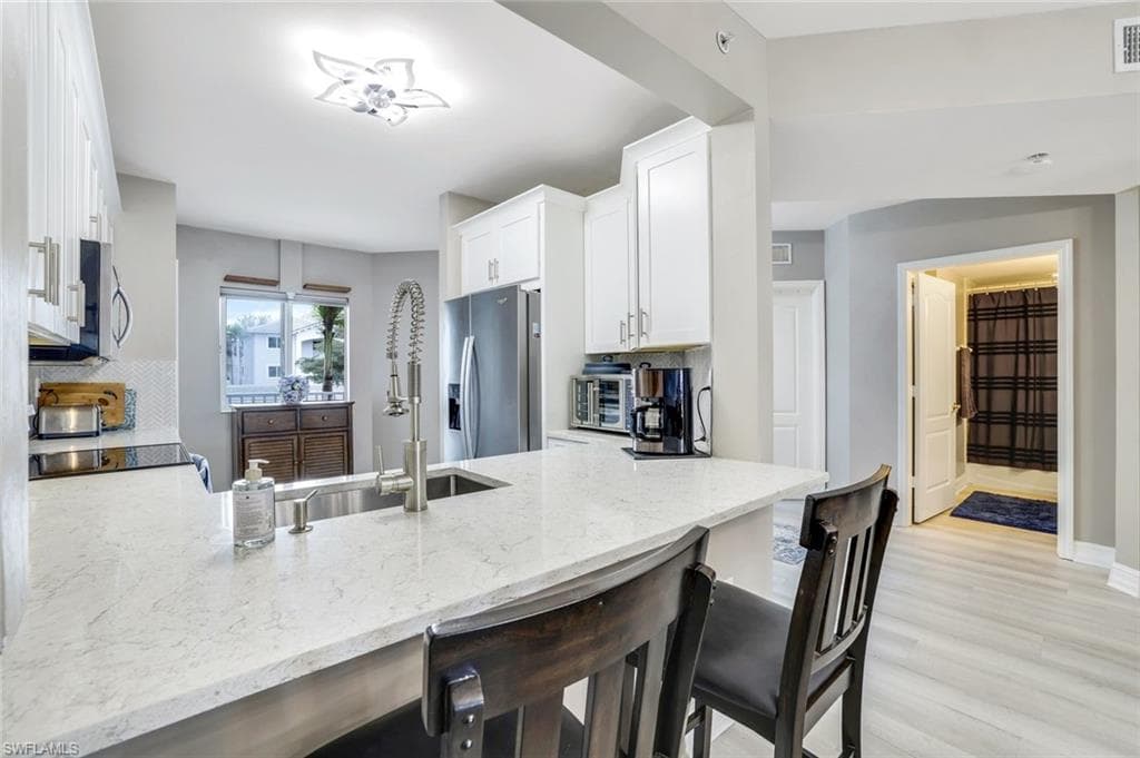 7822 Great Heron Way 205, Naples, FL 34104-9