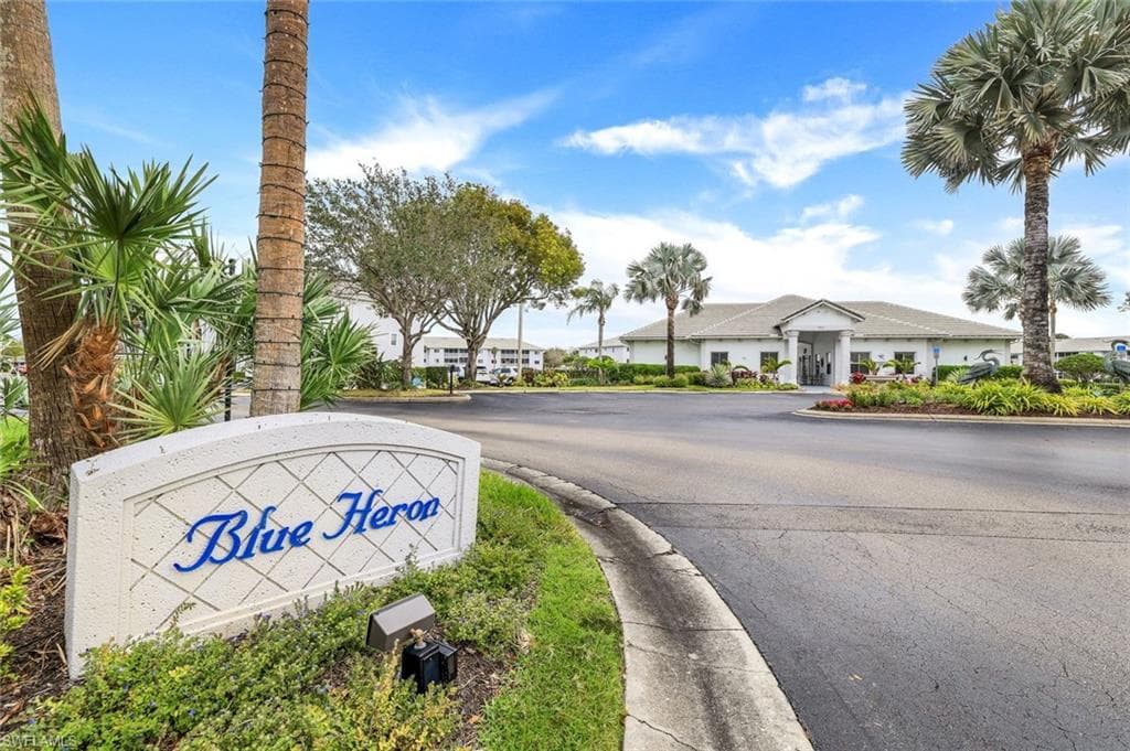 7822 Great Heron Way 205, Naples, FL 34104-19