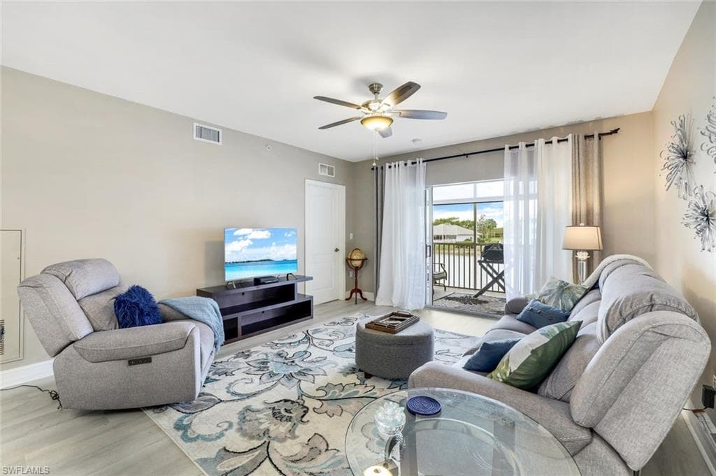 7822 Great Heron Way 205, Naples, FL 34104-5