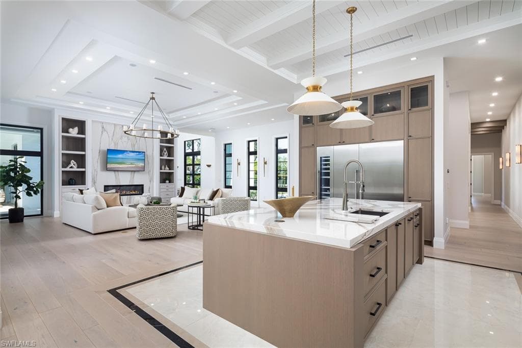 445 West St, Naples, FL 34108-14