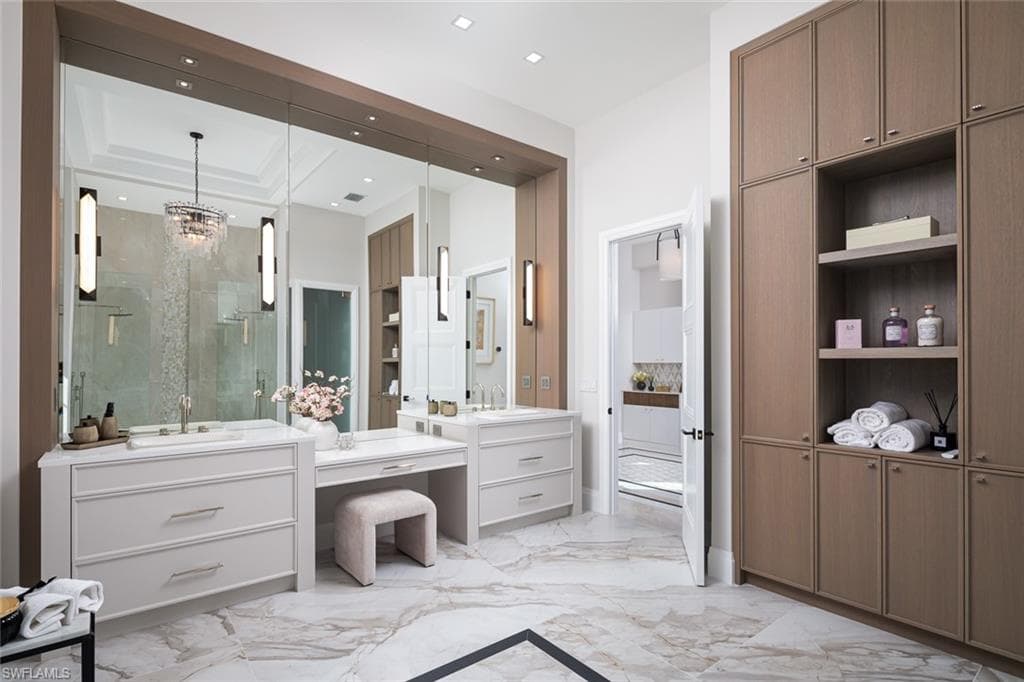 445 West St, Naples, FL 34108-25