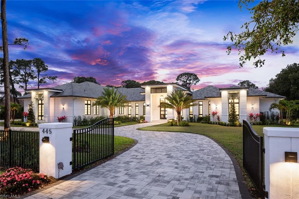 445 West St, Naples, FL 34108-2