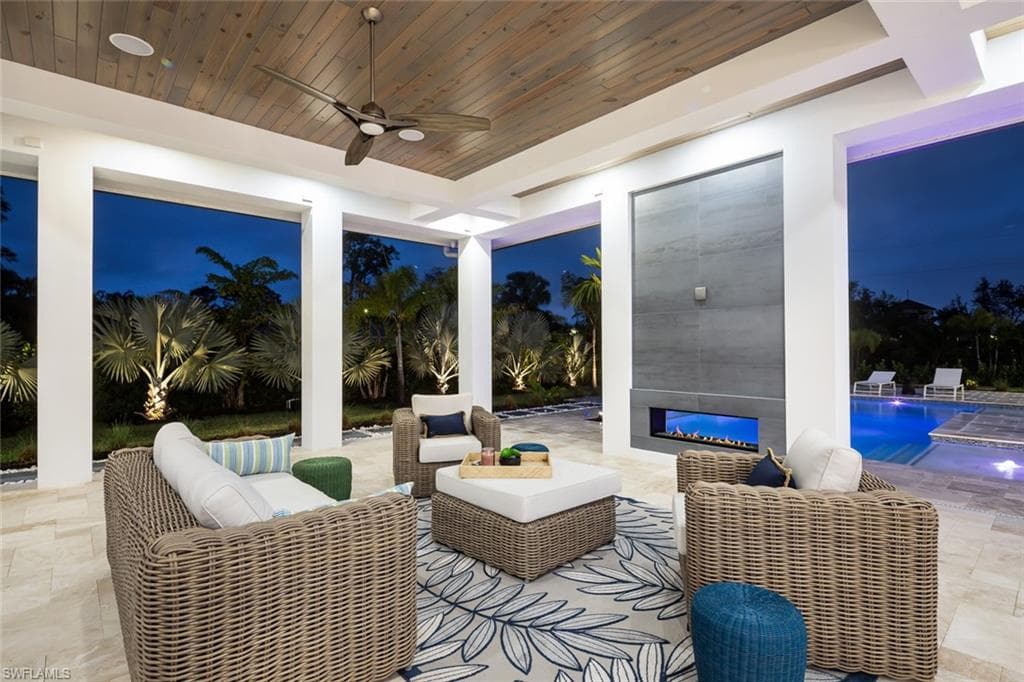 445 West St, Naples, FL 34108-5