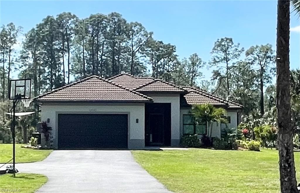3842 4th Ave NE, Naples, FL 34120-1