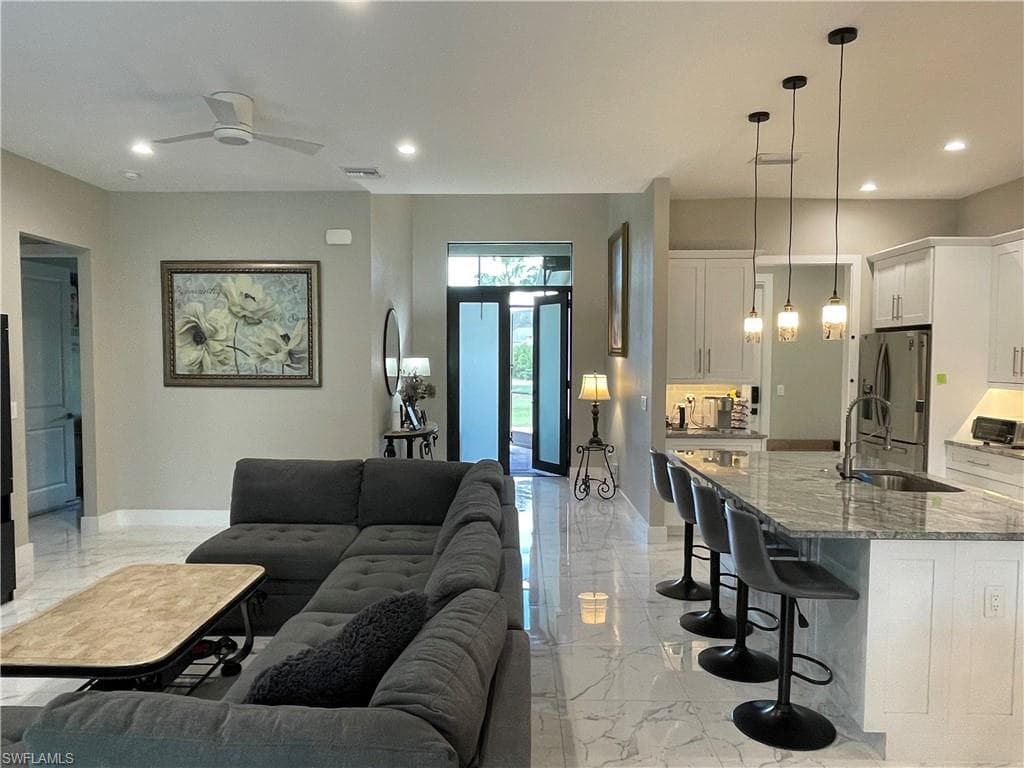 3842 4th Ave NE, Naples, FL 34120-23