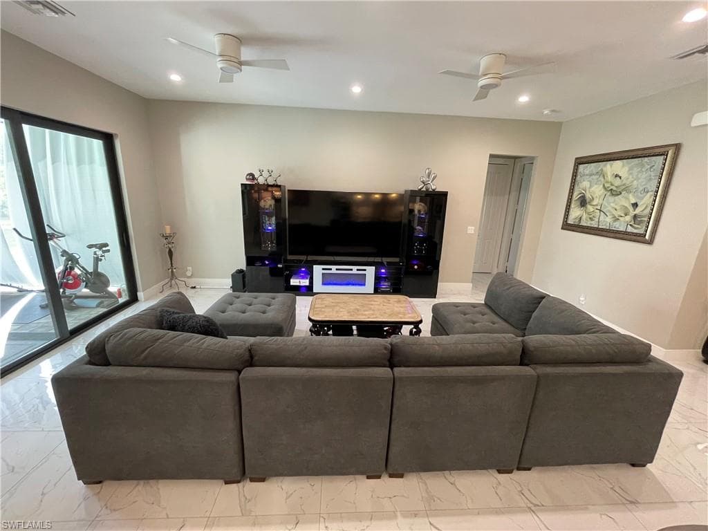 3842 4th Ave NE, Naples, FL 34120-24