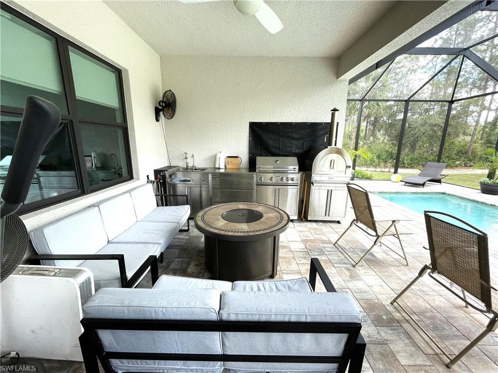 3842 4th Ave NE, Naples, FL 34120-29