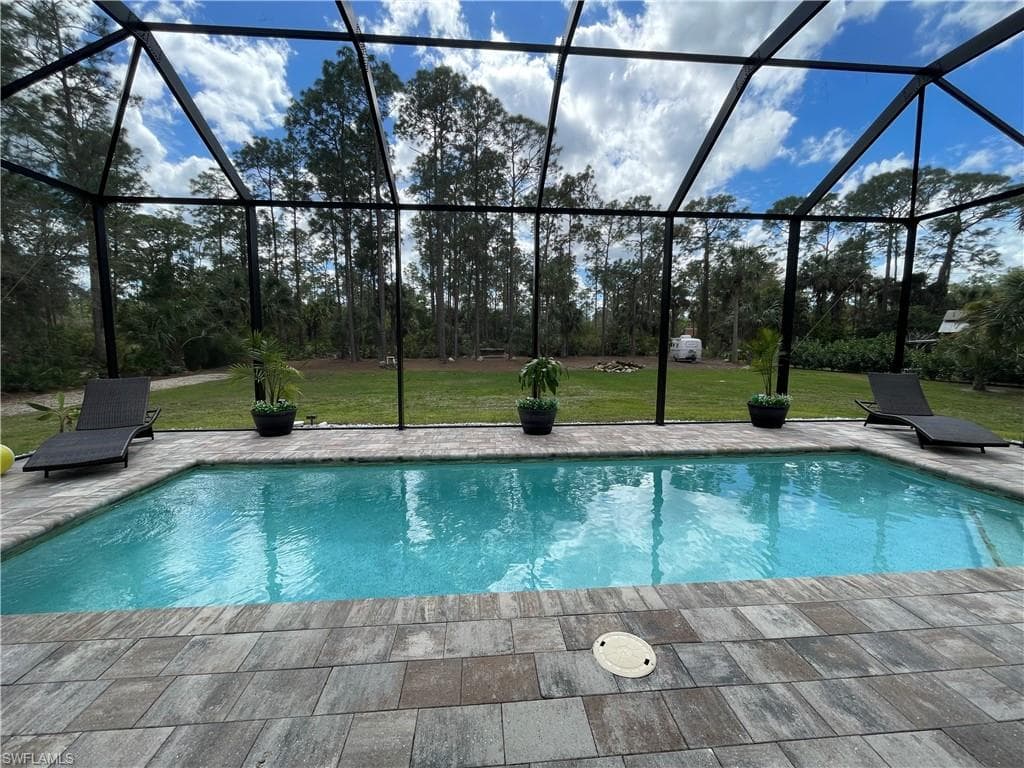 3842 4th Ave NE, Naples, FL 34120-31
