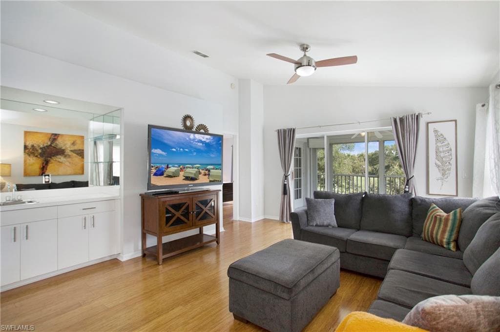 1018 Mainsail Dr 421, Naples, FL 34114-11