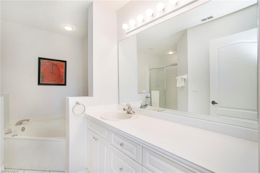 1018 Mainsail Dr 421, Naples, FL 34114-40