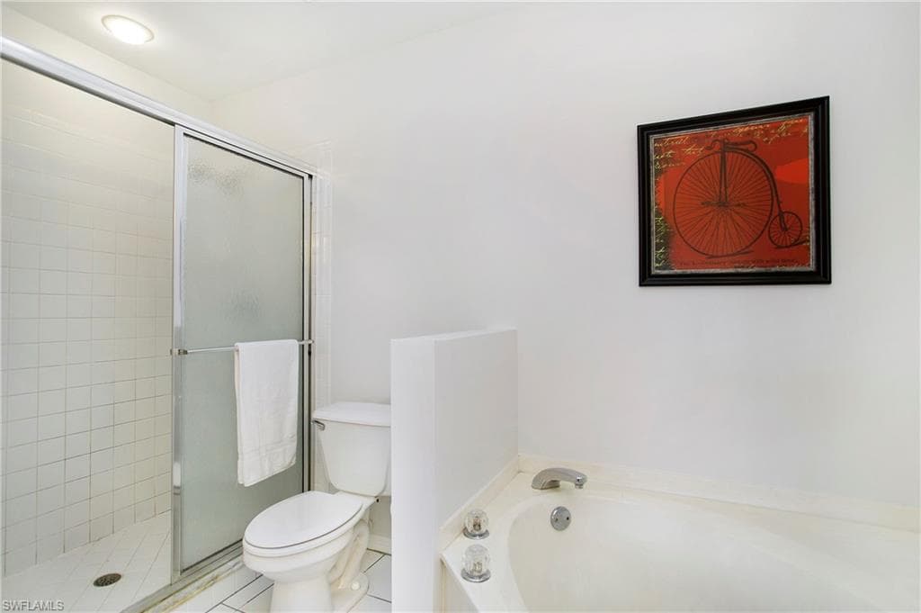 1018 Mainsail Dr 421, Naples, FL 34114-41