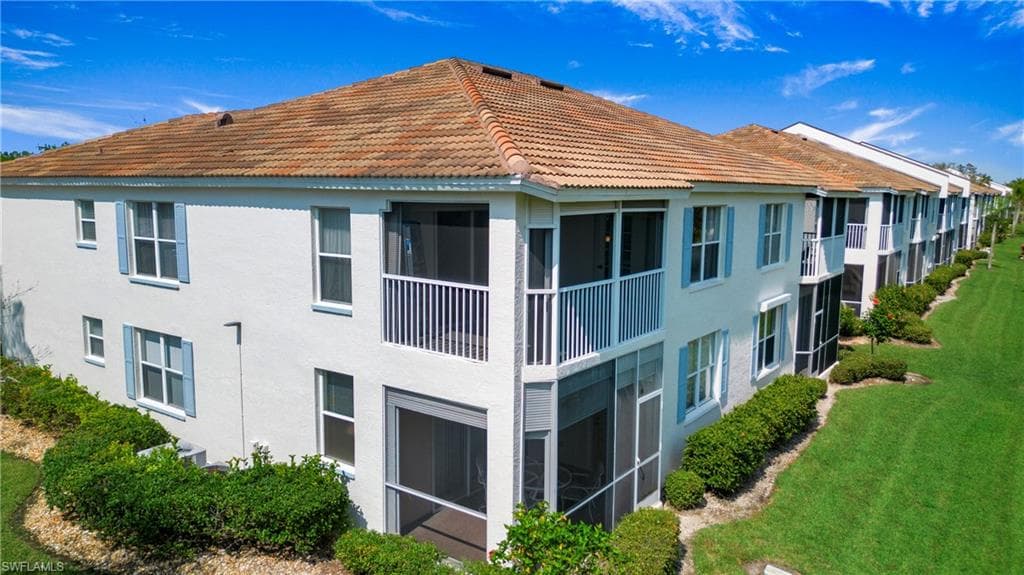 1018 Mainsail Dr 421, Naples, FL 34114-45