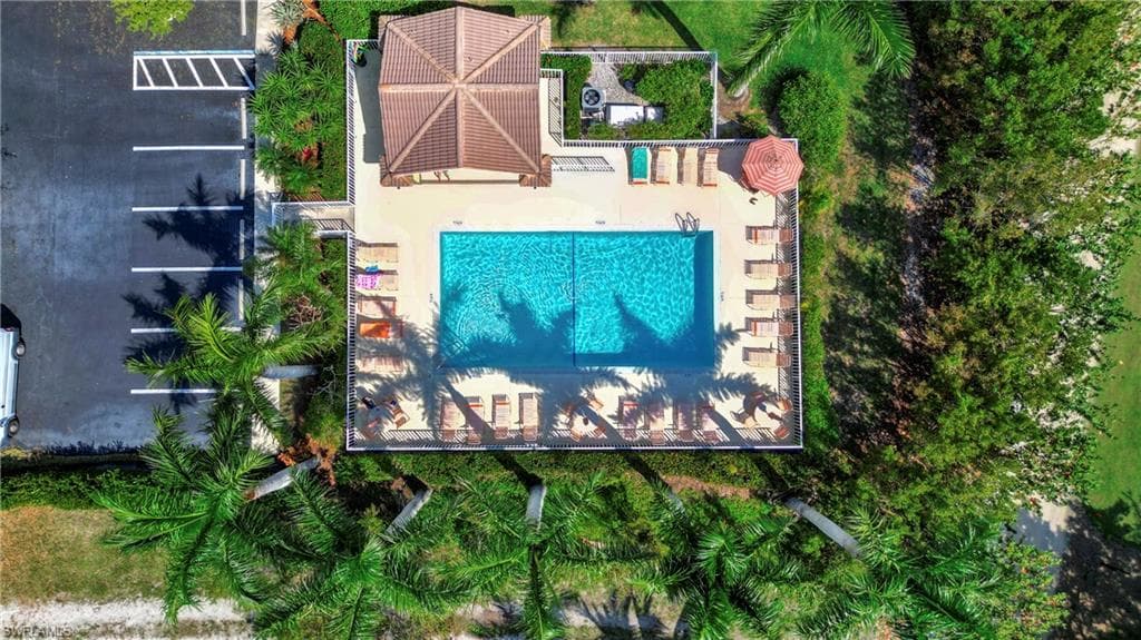 1018 Mainsail Dr 421, Naples, FL 34114-7