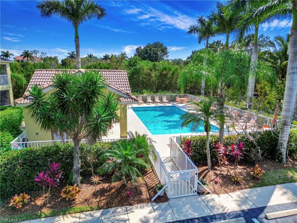 1018 Mainsail Dr 421, Naples, FL 34114-8