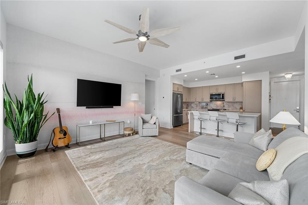 1111 Central Ave 207, Naples, FL 34102-9