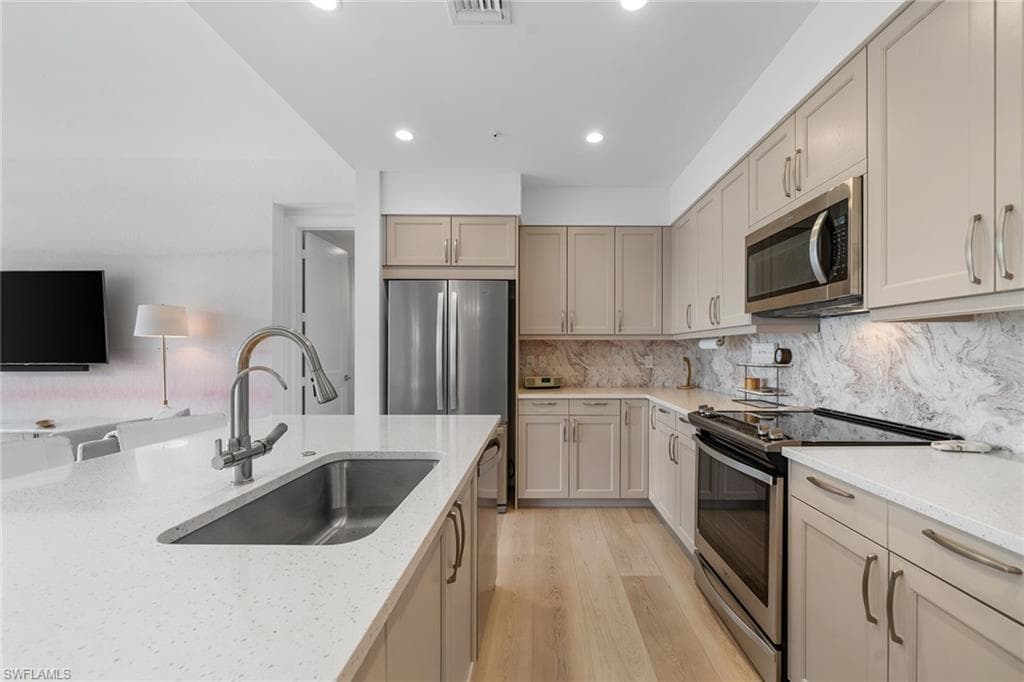 1111 Central Ave 207, Naples, FL 34102-17