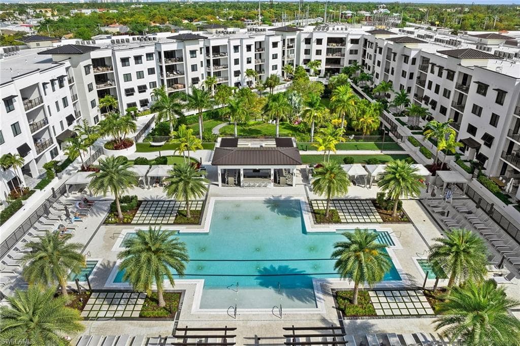 1111 Central Ave 207, Naples, FL 34102-1