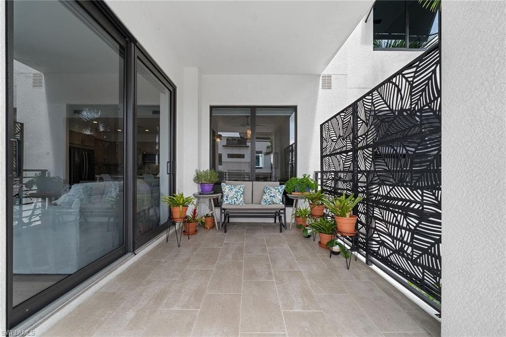 1111 Central Ave 207, Naples, FL 34102-35