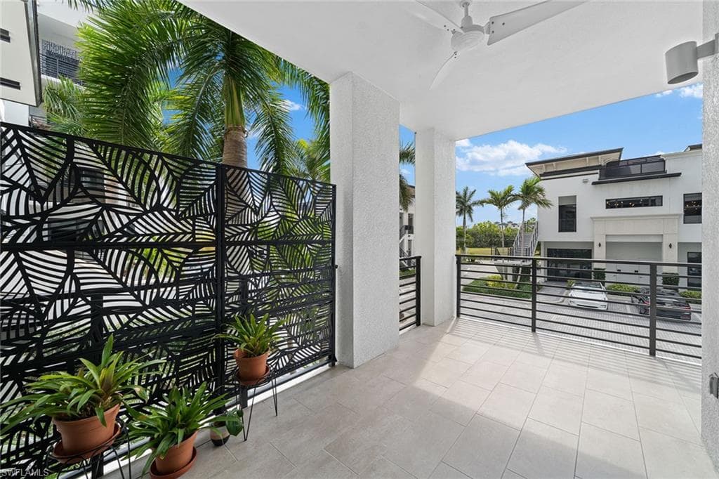 1111 Central Ave 207, Naples, FL 34102-37