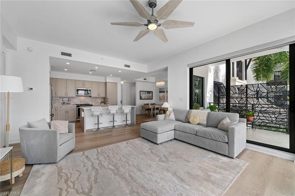 1111 Central Ave 207, Naples, FL 34102-3