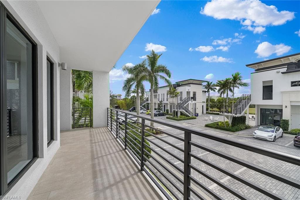 1111 Central Ave 207, Naples, FL 34102-40