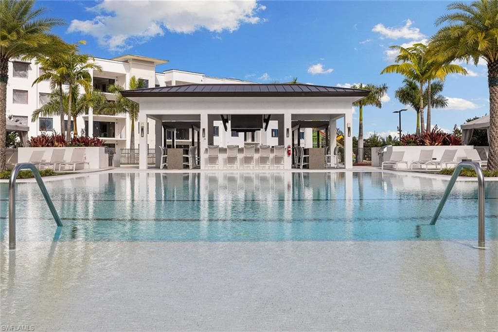 1111 Central Ave 207, Naples, FL 34102-42