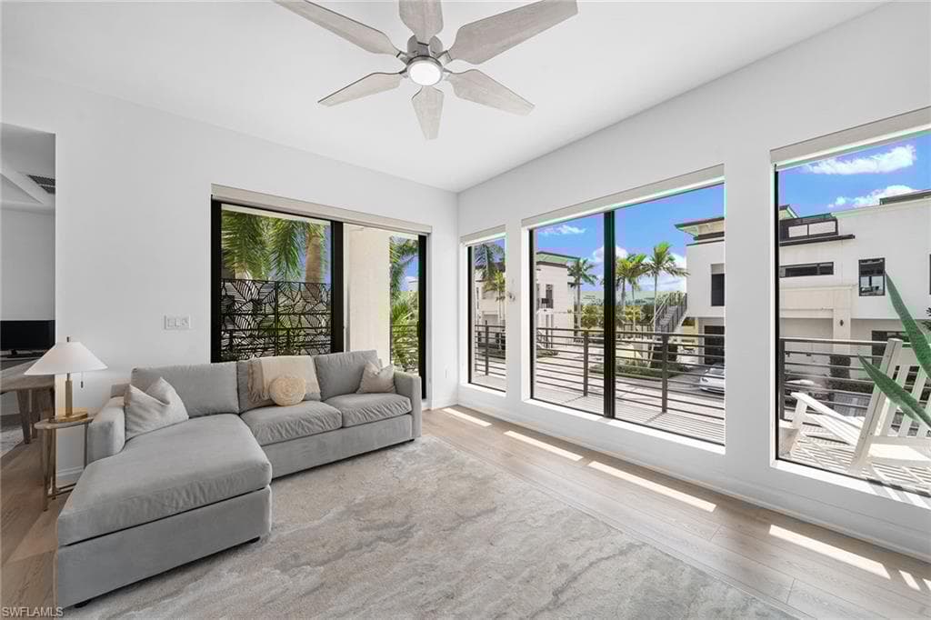 1111 Central Ave 207, Naples, FL 34102-4