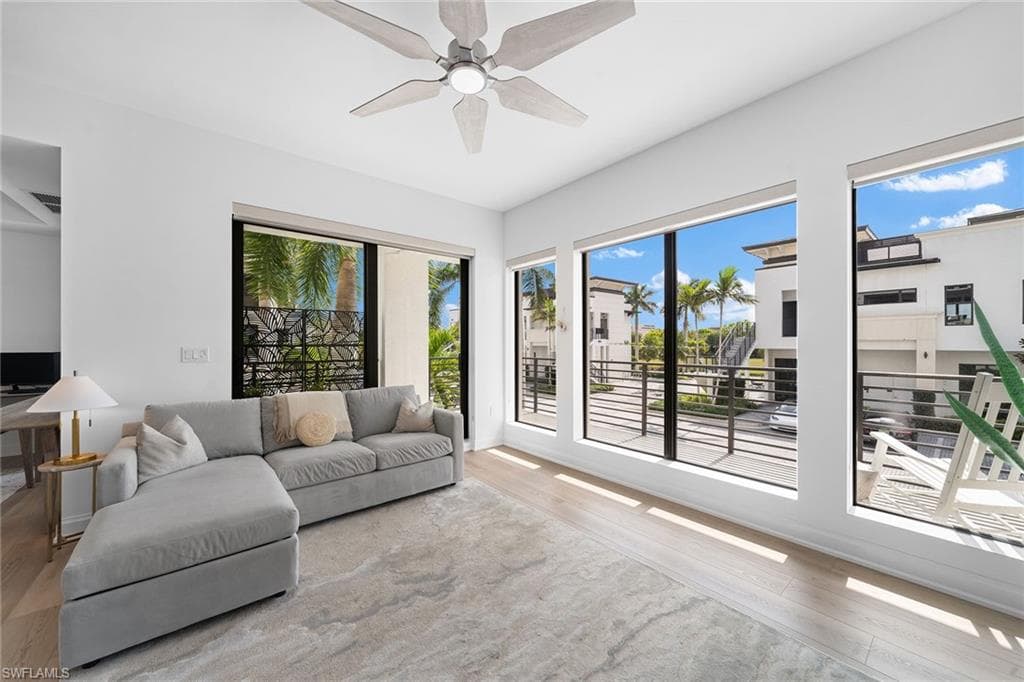 1111 Central Ave 207, Naples, FL 34102-4