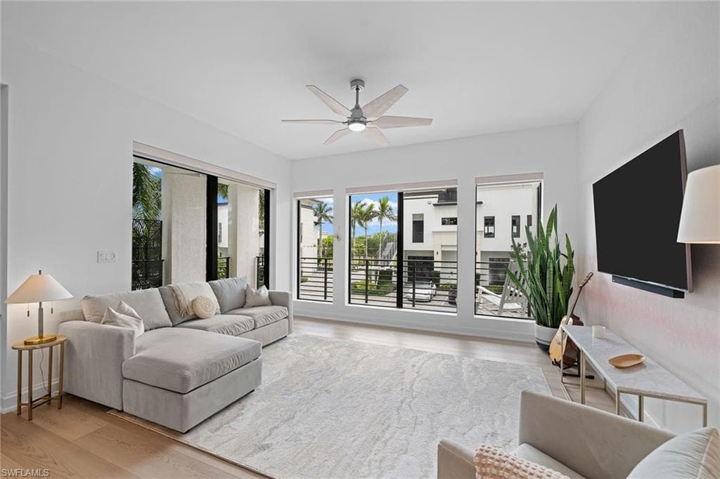 1111 Central Ave 207, Naples, FL 34102-5