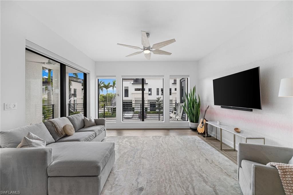 1111 Central Ave 207, Naples, FL 34102-6