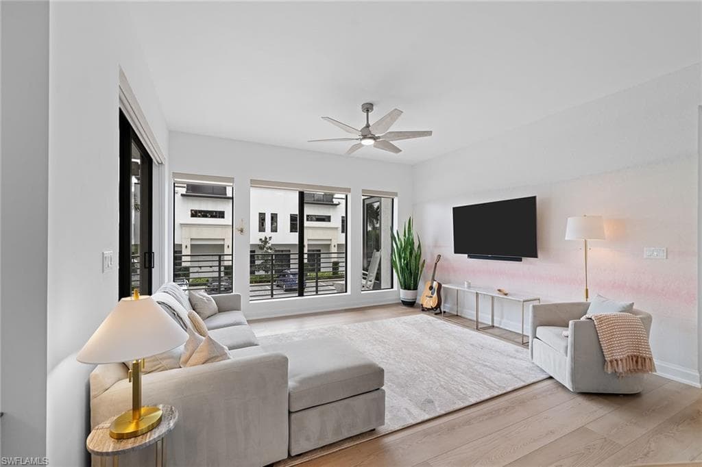 1111 Central Ave 207, Naples, FL 34102-8