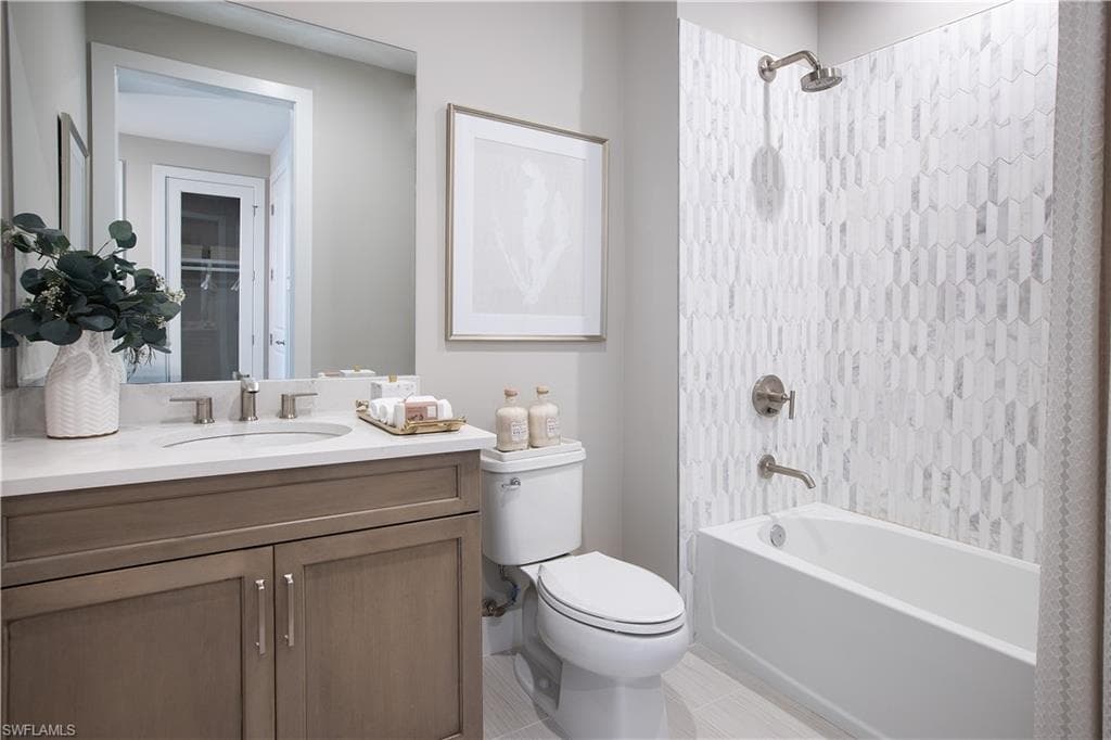 8885 Oceana Way, Naples, FL 34114-17