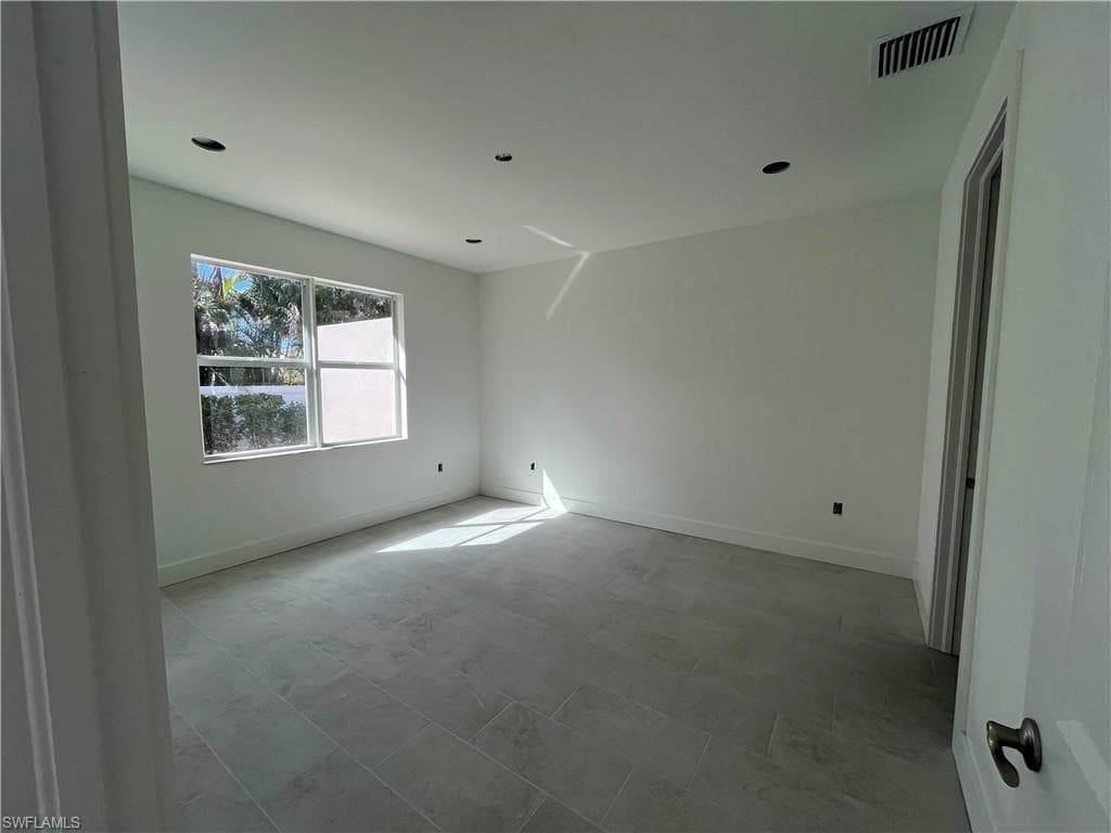 8885 Oceana Way, Naples, FL 34114-4