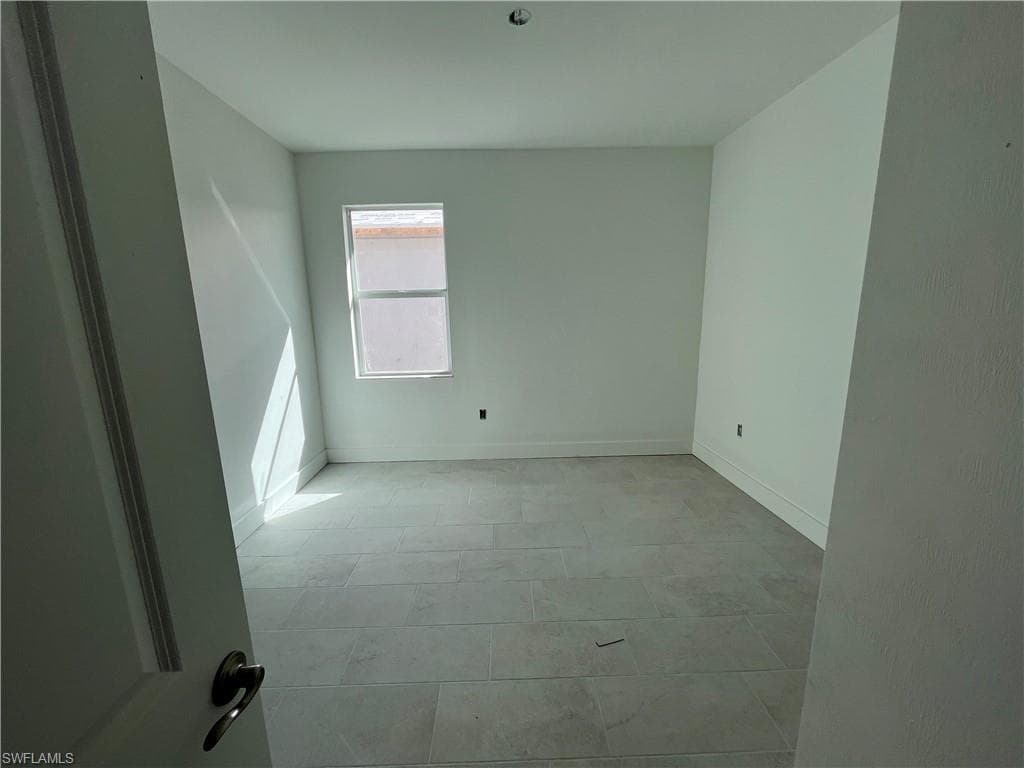 8885 Oceana Way, Naples, FL 34114-5