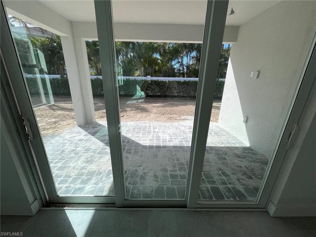 8885 Oceana Way, Naples, FL 34114-8