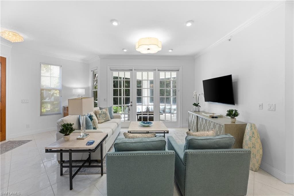 193 Colonade Cir 1506, Naples, FL 34103-5