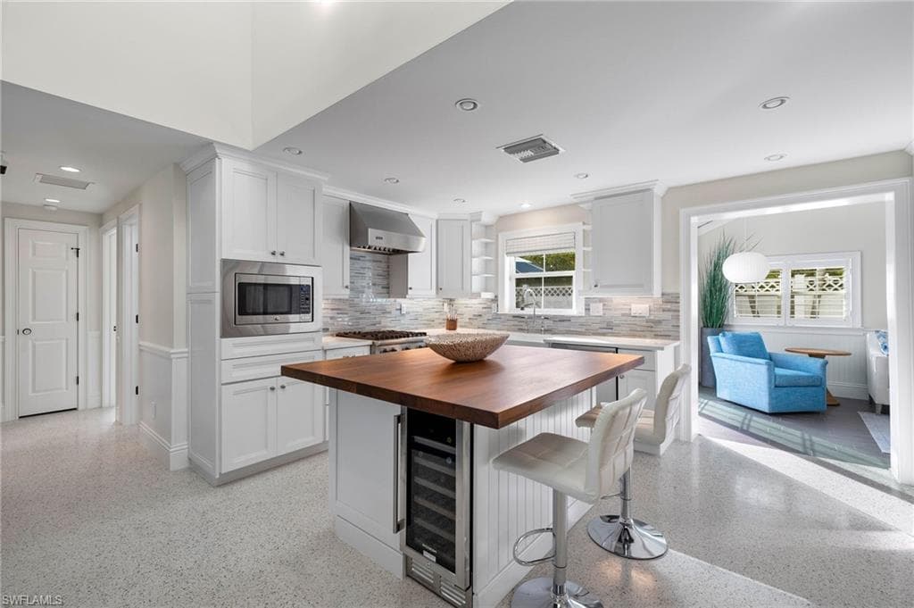 720 11th Ave S, Naples, FL 34102-10