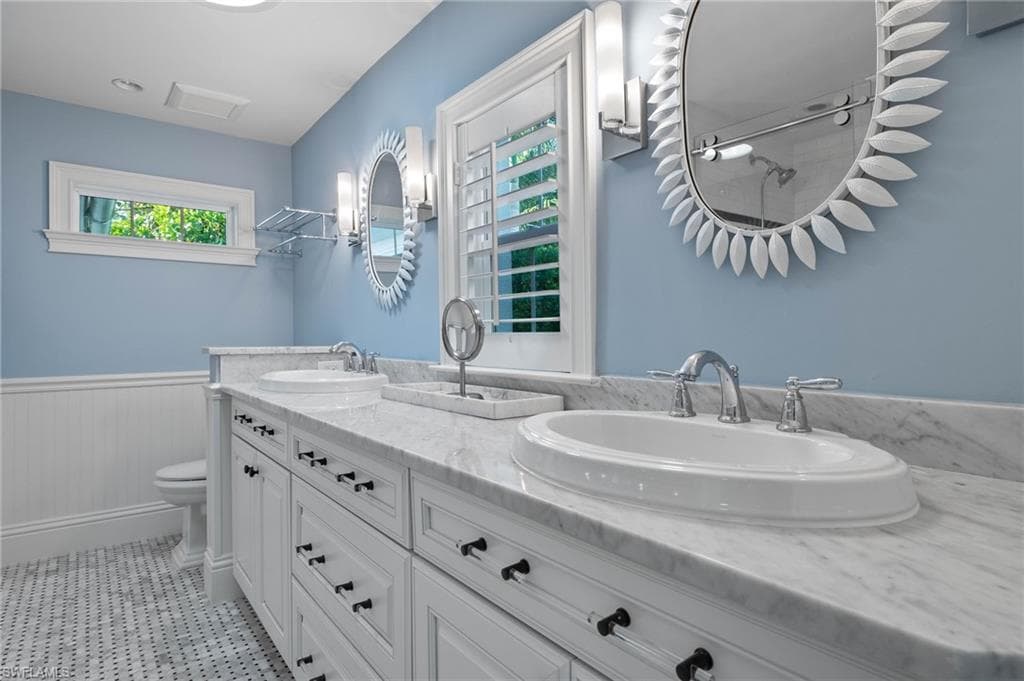 720 11th Ave S, Naples, FL 34102-11