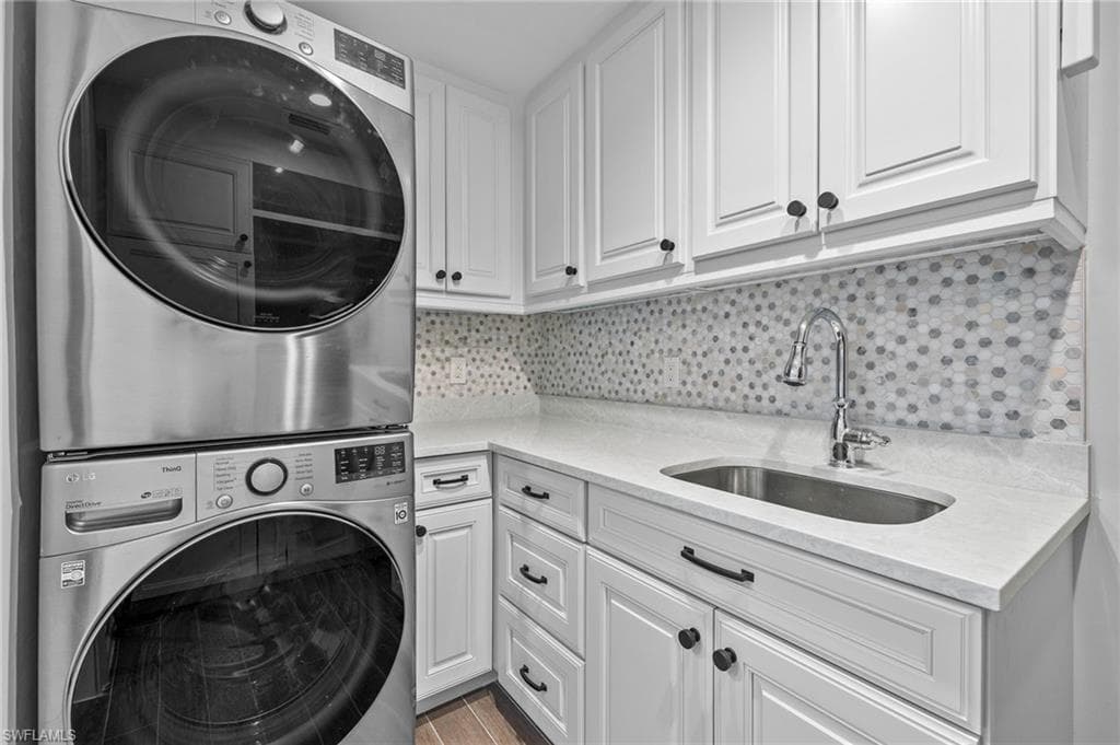 720 11th Ave S, Naples, FL 34102-13