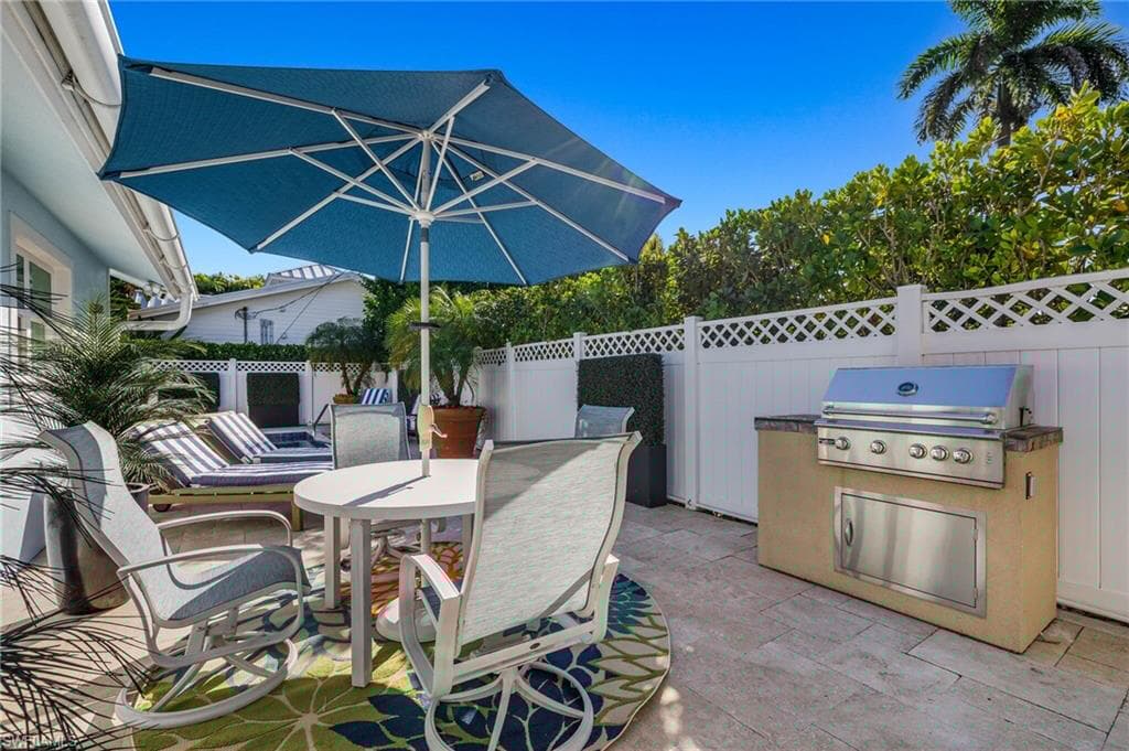 720 11th Ave S, Naples, FL 34102-21