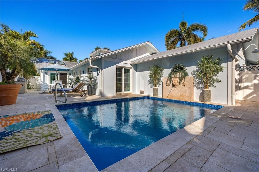 720 11th Ave S, Naples, FL 34102-23