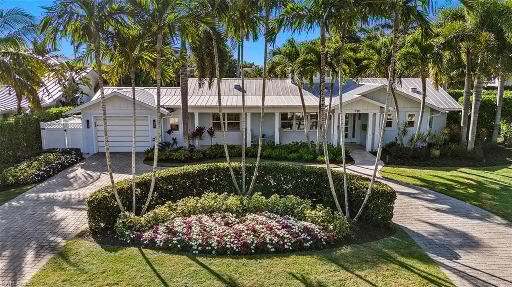 720 11th Ave S, Naples, FL 34102-2