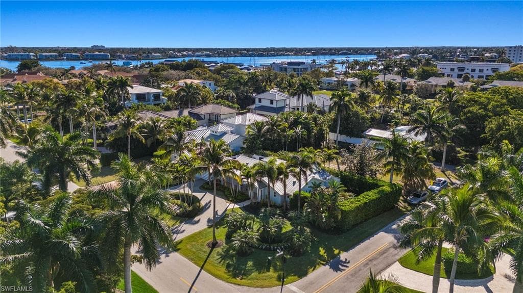 720 11th Ave S, Naples, FL 34102-29