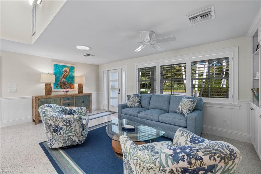 720 11th Ave S, Naples, FL 34102-4