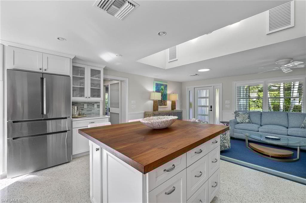 720 11th Ave S, Naples, FL 34102-7