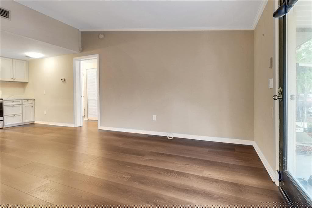 5214 Treetops Dr I, Naples, FL 34113-9