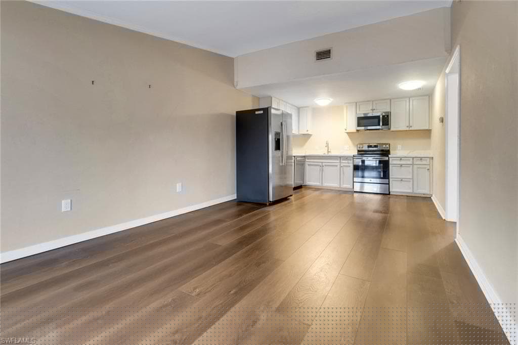 5214 Treetops Dr I, Naples, FL 34113-7