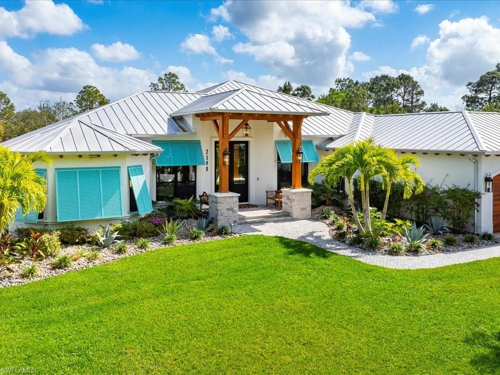 2590 2nd St NW, Naples, FL 34120-4